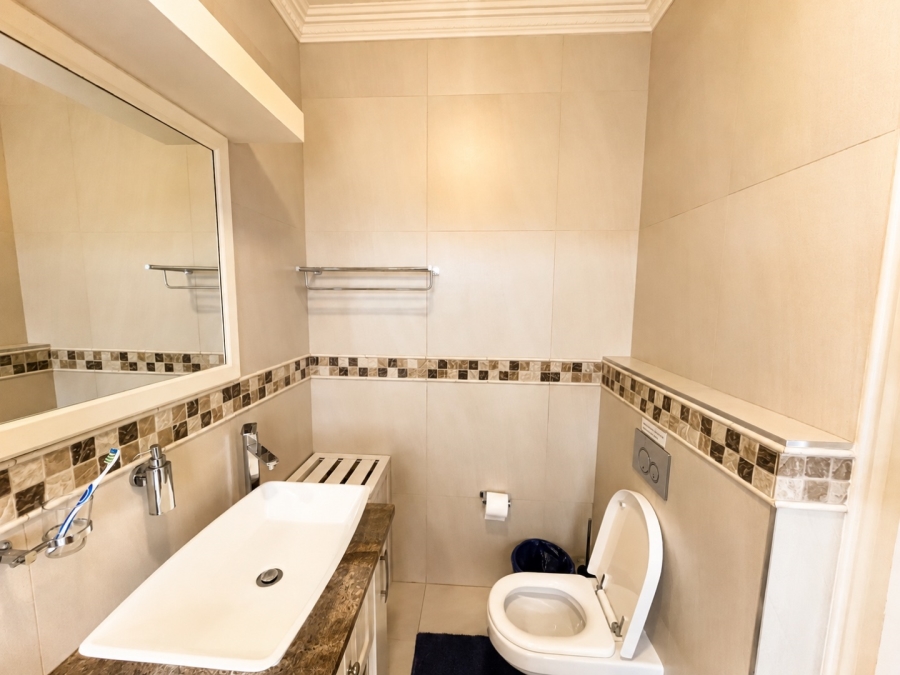 6 Bedroom Property for Sale in Monte Christo Western Cape